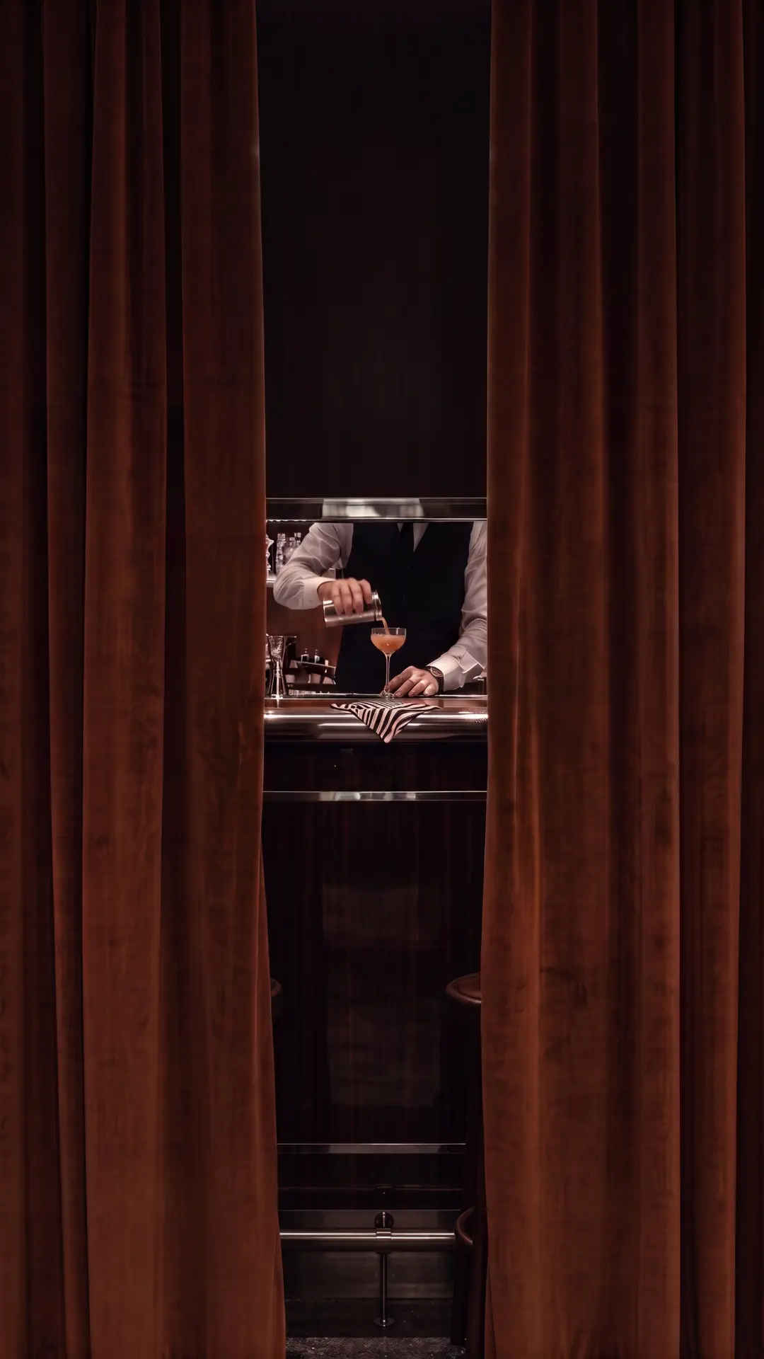 Oyster Bar, Paris concept — cocktail bar behind velvet curtains